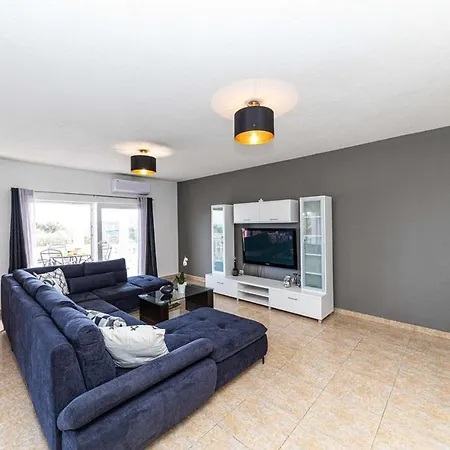 Hana Villa Kaštel Novi