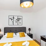 Hana * Kaštel Novi