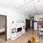 Hana Kaštel Novi